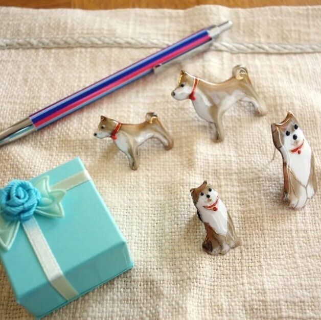 Shiba inu - Japanese cloisonné enamel Pin Badge Brooch Made-to-order NEW