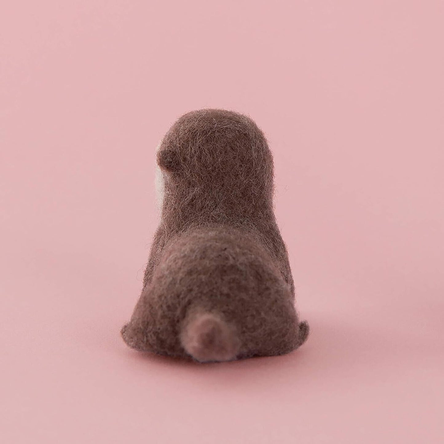 Hamanaka Needle Felting Kit: Crafting Cute Animals with Wool - Kawauso, Otter