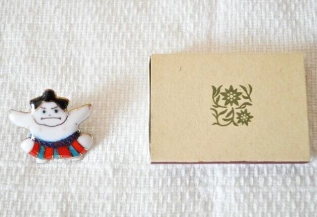 Sumo Wrestler - Japanese cloisonné enamel Pin Badge Brooch Made-to-order NEW