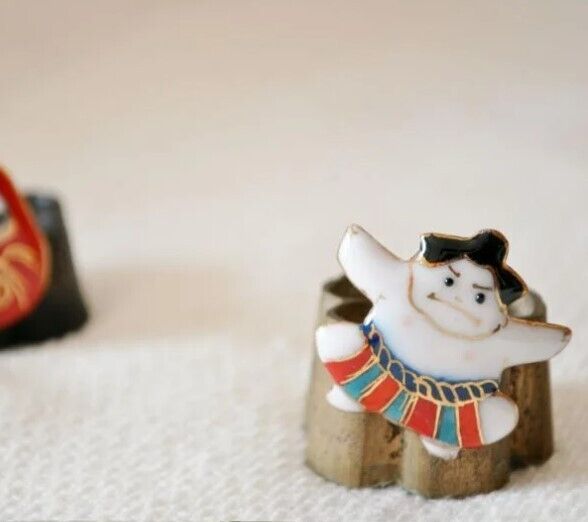 Sumo Wrestler - Japanese cloisonné enamel Pin Badge Brooch Made-to-order NEW