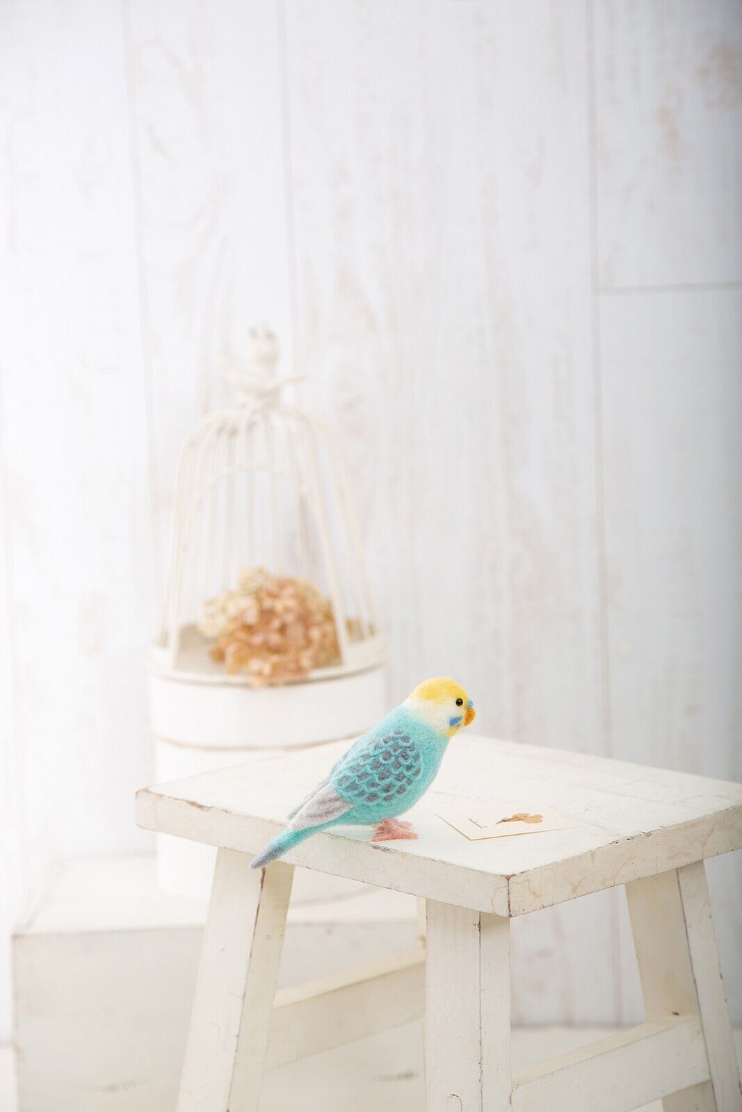 Hamanaka Needle Felting Kit: Crafting Cute Animals w/ Wool - Budgie Bird