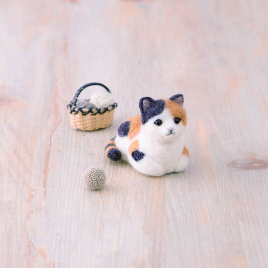 Hamanaka Needle Felting Kit: Crafting Cute Animals with Wool - Calico Cat