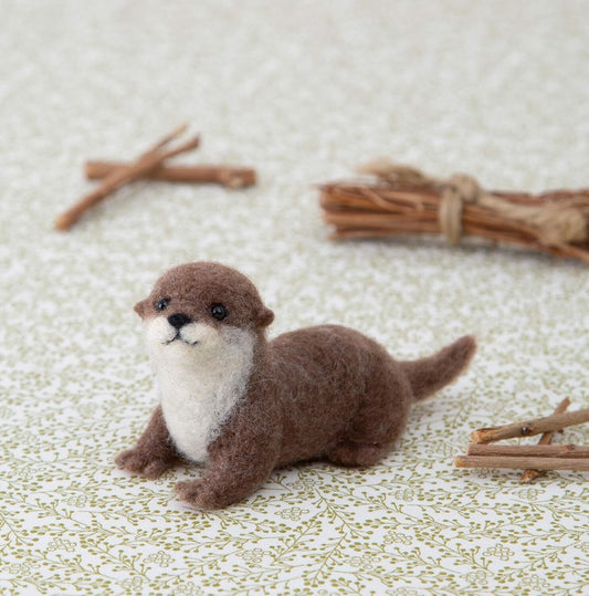 Hamanaka Needle Felting Kit: Crafting Cute Animals with Wool - Kawauso, Otter