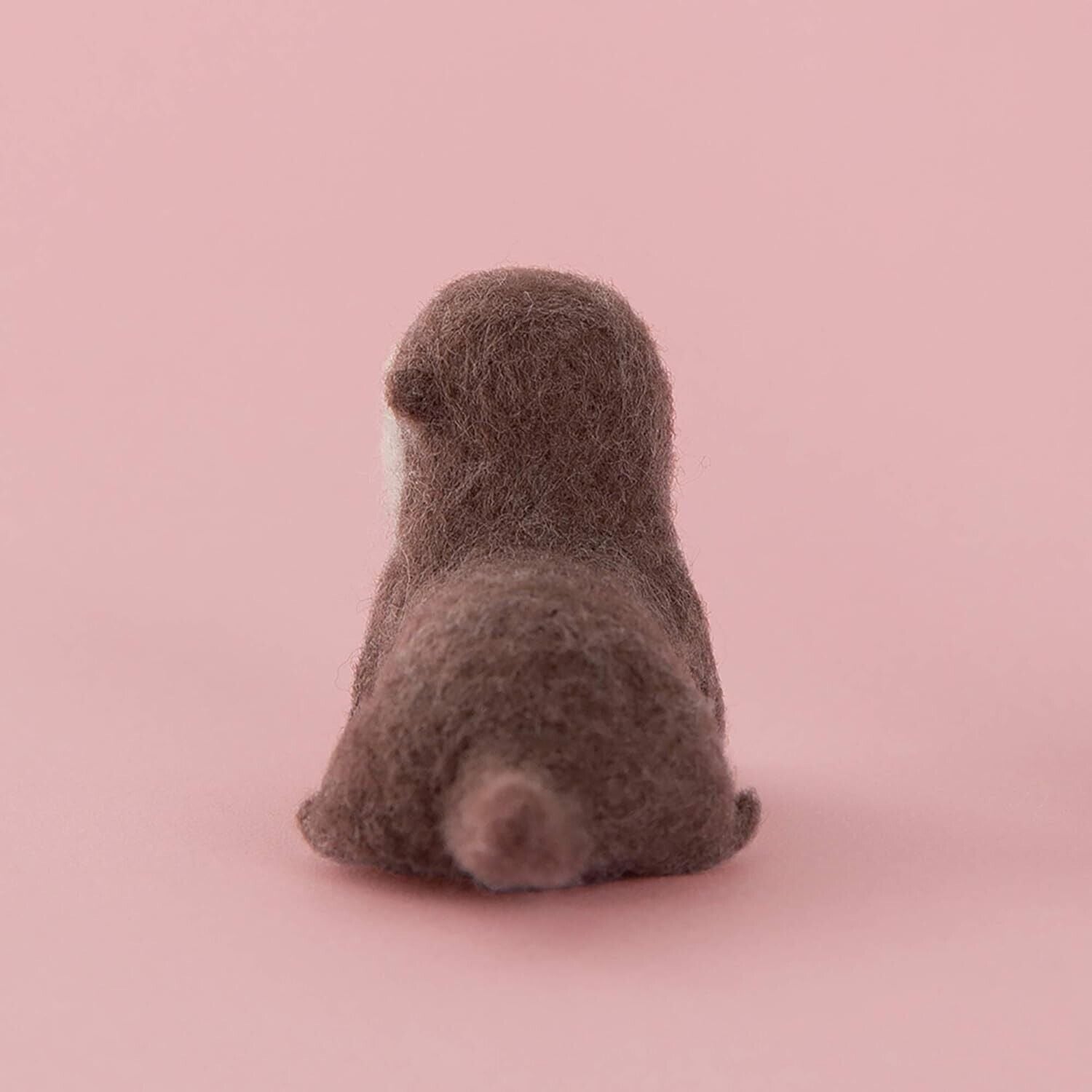 Hamanaka Needle Felting Kit: Crafting Cute Animals with Wool - Kawauso, Otter