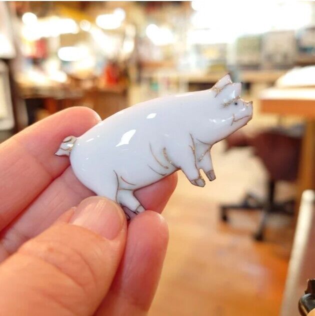 Good Luck Pig Motif - Japanese cloisonné enamel Mini Brooch Made-to-order NEW